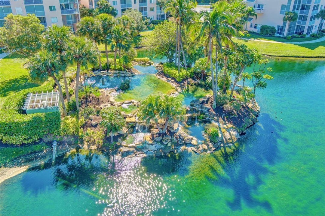 出租: $7,000 (2 贝兹, 2 浴室, 1056 平方英尺)