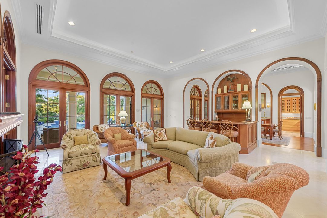 For Sale: $7,250,000 (4 beds, 5 baths, 6353 Square Feet)