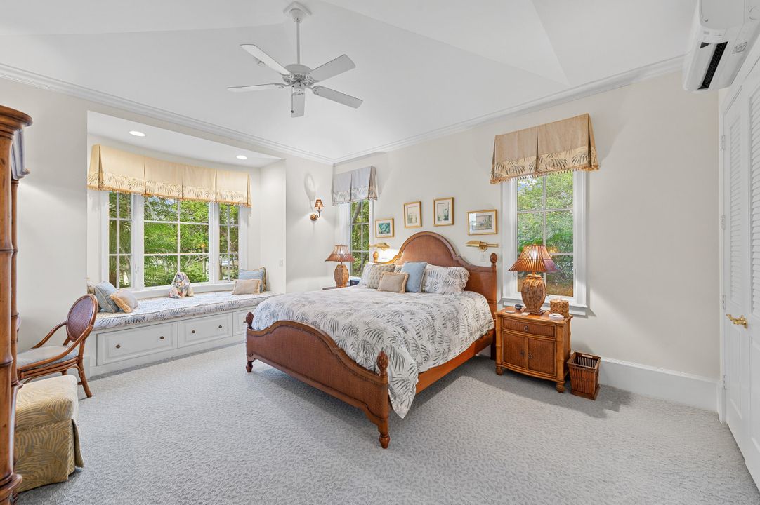 For Sale: $7,250,000 (4 beds, 5 baths, 6353 Square Feet)