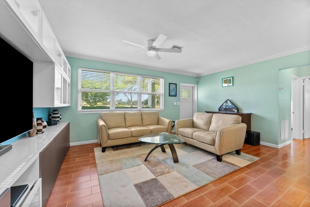 For Sale: $1,089,000 (3 beds, 2 baths, 1705 Square Feet)