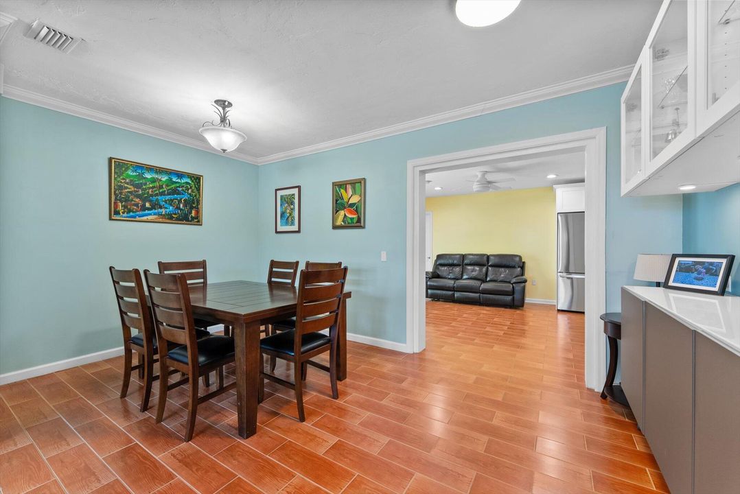 For Sale: $1,089,000 (3 beds, 2 baths, 1705 Square Feet)