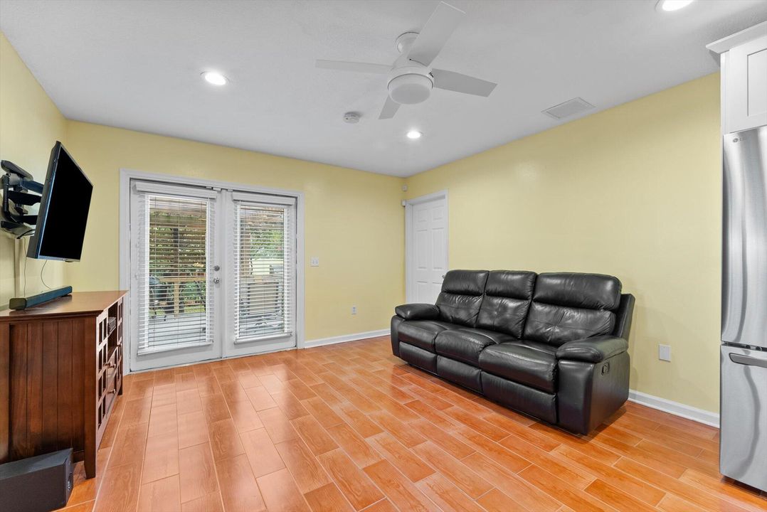 For Sale: $1,089,000 (3 beds, 2 baths, 1705 Square Feet)