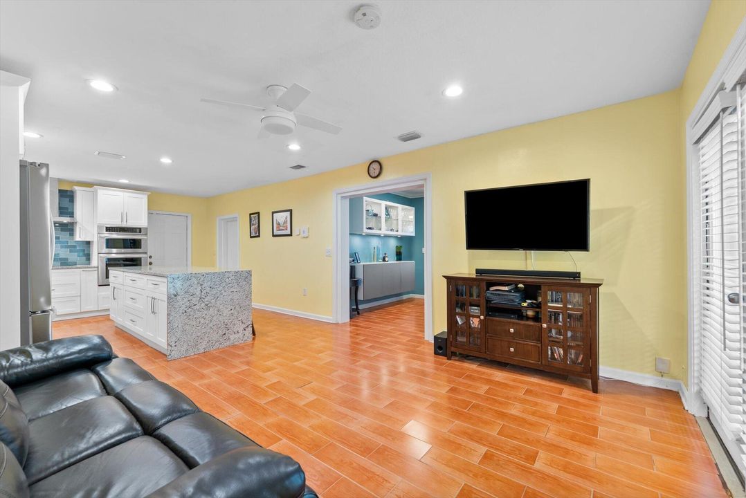 For Sale: $1,089,000 (3 beds, 2 baths, 1705 Square Feet)