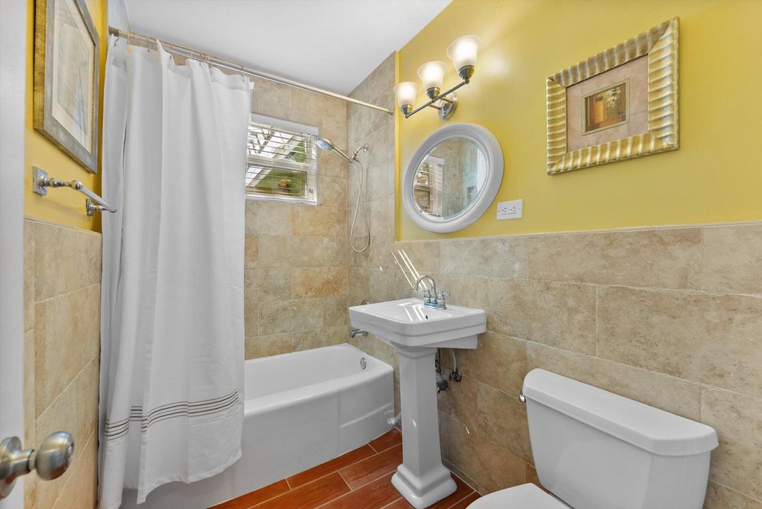 For Sale: $1,089,000 (3 beds, 2 baths, 1705 Square Feet)