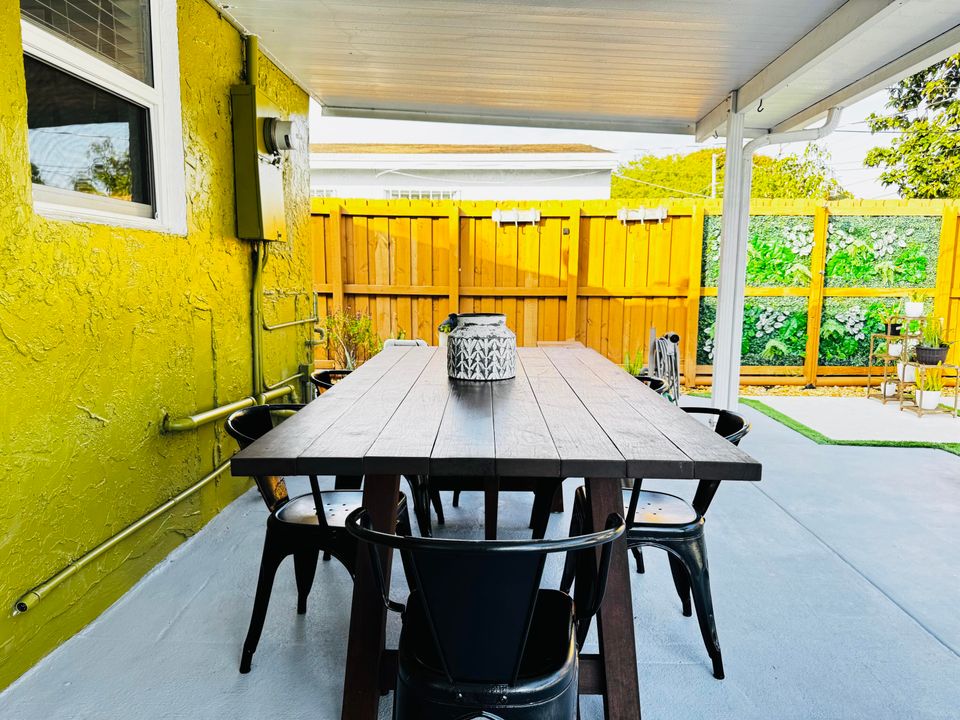 En Venta: $635,000 (3 camas, 2 baños, 1308 Pies cuadrados)