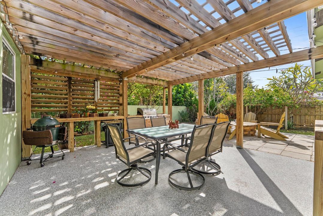 For Sale: $1,089,000 (3 beds, 2 baths, 1705 Square Feet)