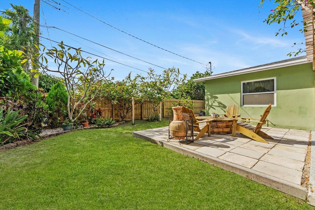 For Sale: $1,089,000 (3 beds, 2 baths, 1705 Square Feet)