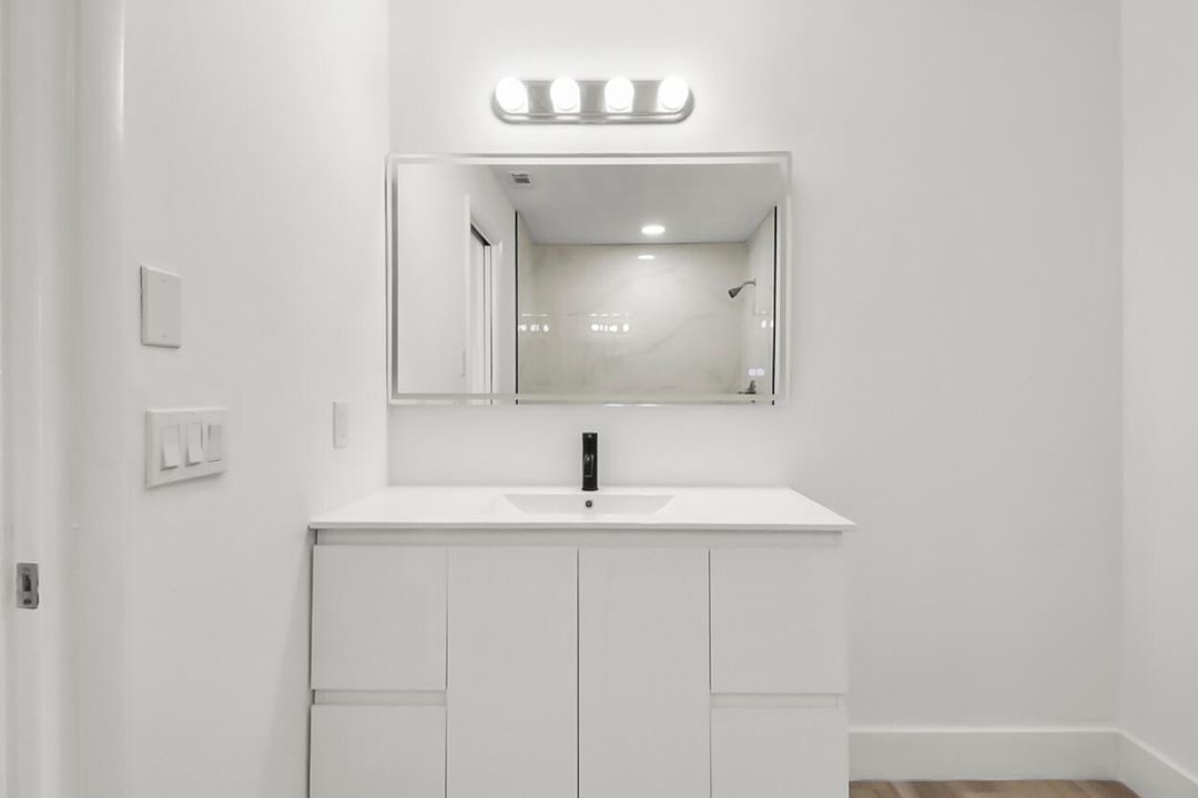 For Sale: $349,000 (3 beds, 2 baths, 1208 Square Feet)