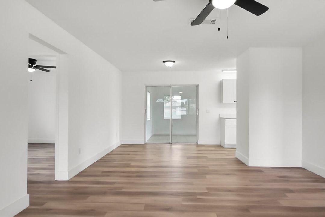 For Sale: $349,000 (3 beds, 2 baths, 1208 Square Feet)