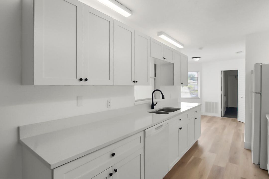 For Sale: $349,000 (3 beds, 2 baths, 1208 Square Feet)