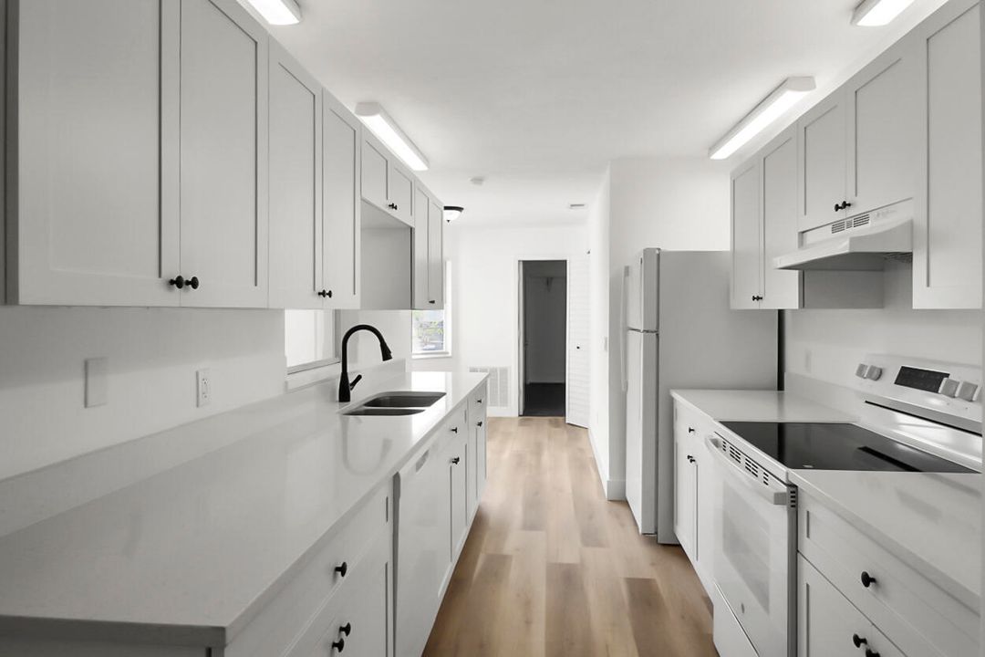 For Sale: $349,000 (3 beds, 2 baths, 1208 Square Feet)