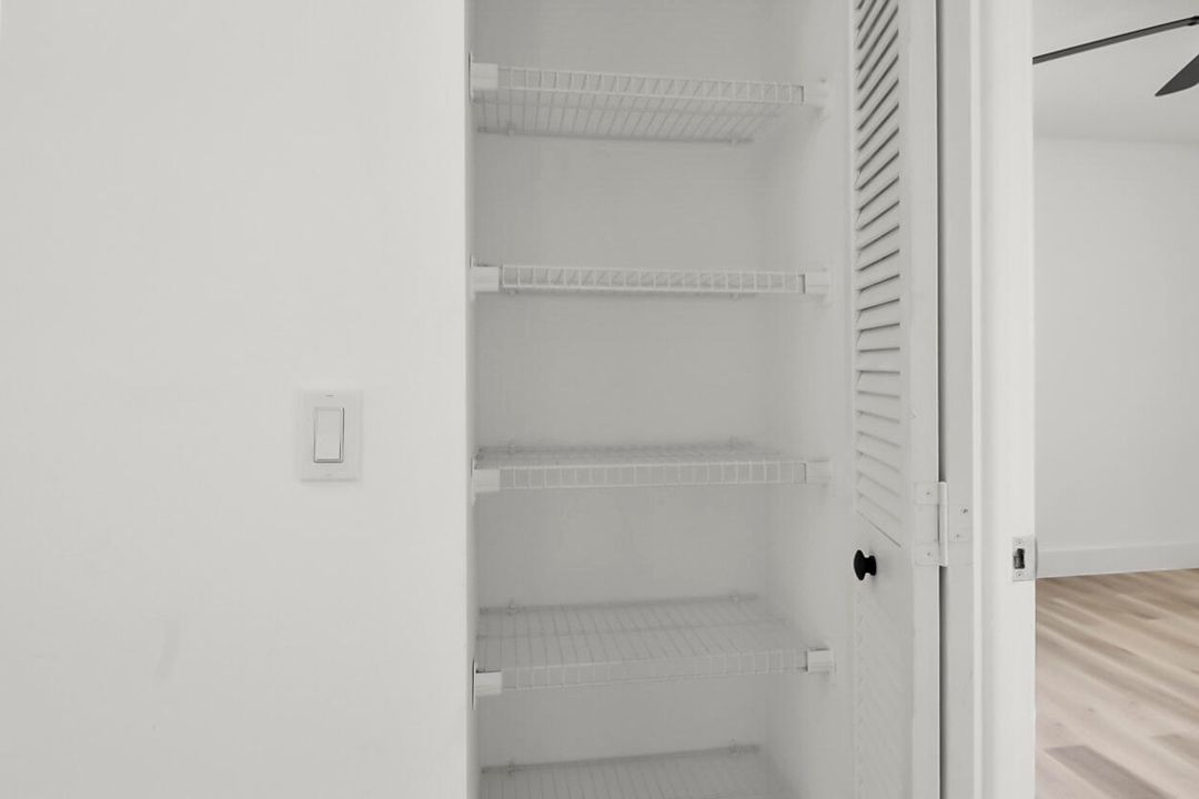 For Sale: $349,000 (3 beds, 2 baths, 1208 Square Feet)