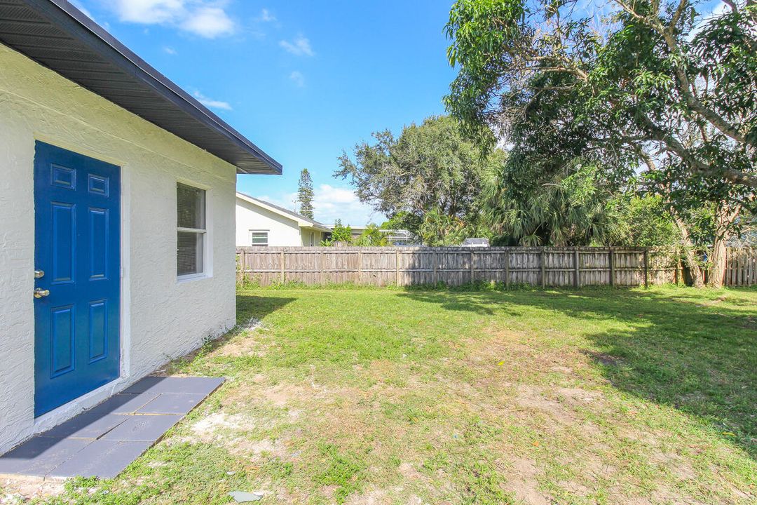 For Sale: $349,000 (3 beds, 2 baths, 1208 Square Feet)