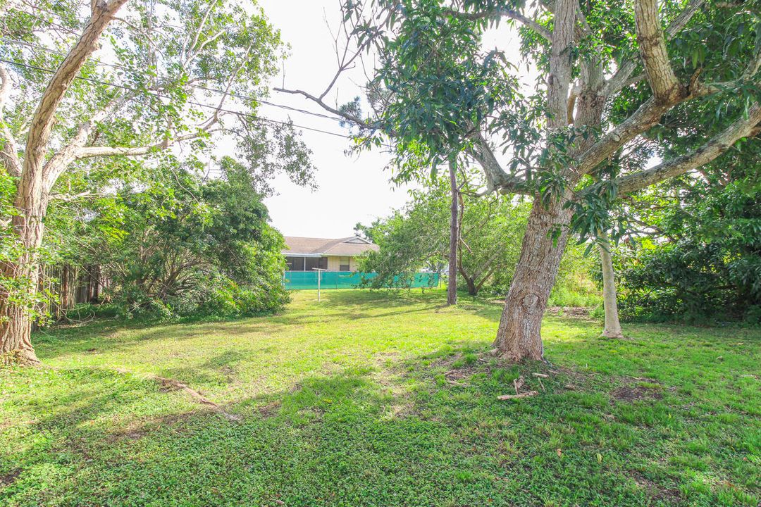 For Sale: $349,000 (3 beds, 2 baths, 1208 Square Feet)