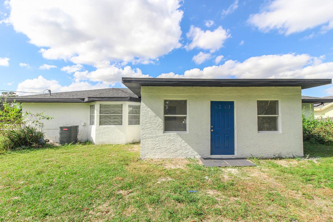 For Sale: $349,000 (3 beds, 2 baths, 1208 Square Feet)