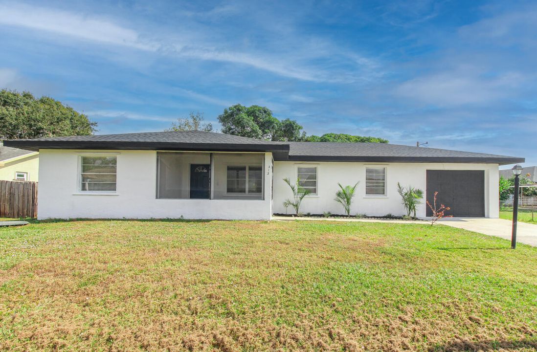 For Sale: $349,000 (3 beds, 2 baths, 1208 Square Feet)