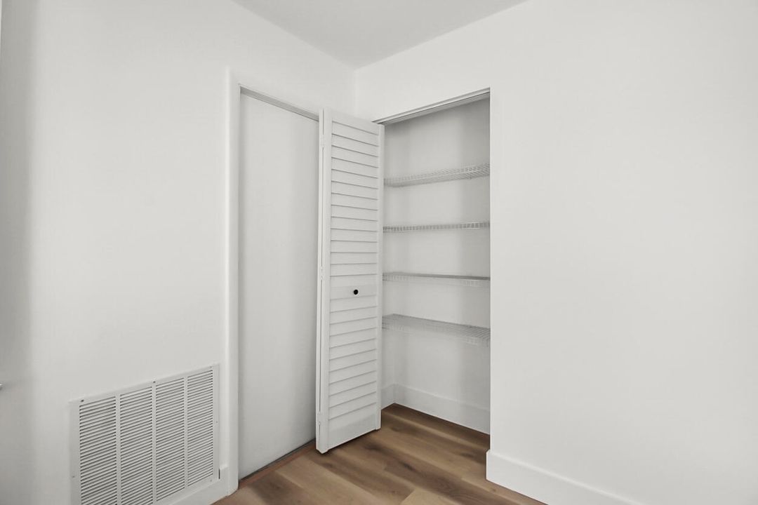 For Sale: $349,000 (3 beds, 2 baths, 1208 Square Feet)