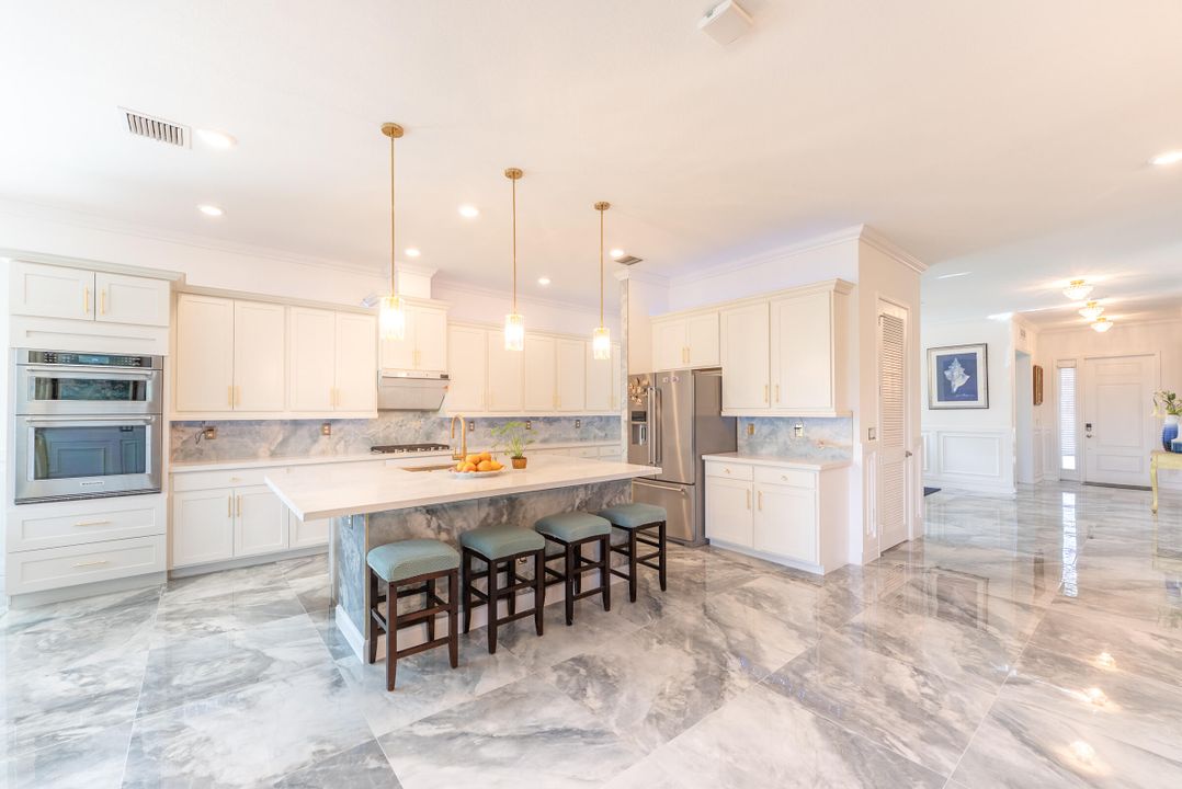 For Sale: $1,200,000 (4 beds, 4 baths, 3600 Square Feet)