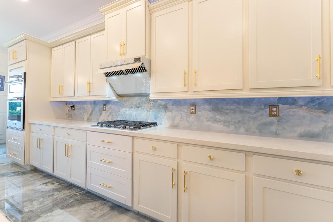 For Sale: $1,200,000 (4 beds, 4 baths, 3600 Square Feet)