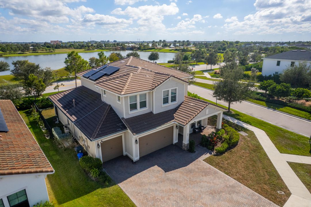 For Sale: $1,200,000 (4 beds, 4 baths, 3600 Square Feet)