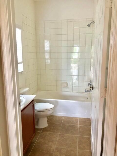 Active With Contract: $2,500 (3 beds, 3 baths, 1548 Square Feet)