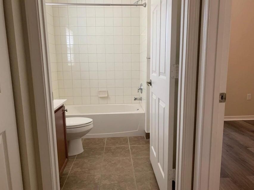 Active With Contract: $2,500 (3 beds, 3 baths, 1548 Square Feet)