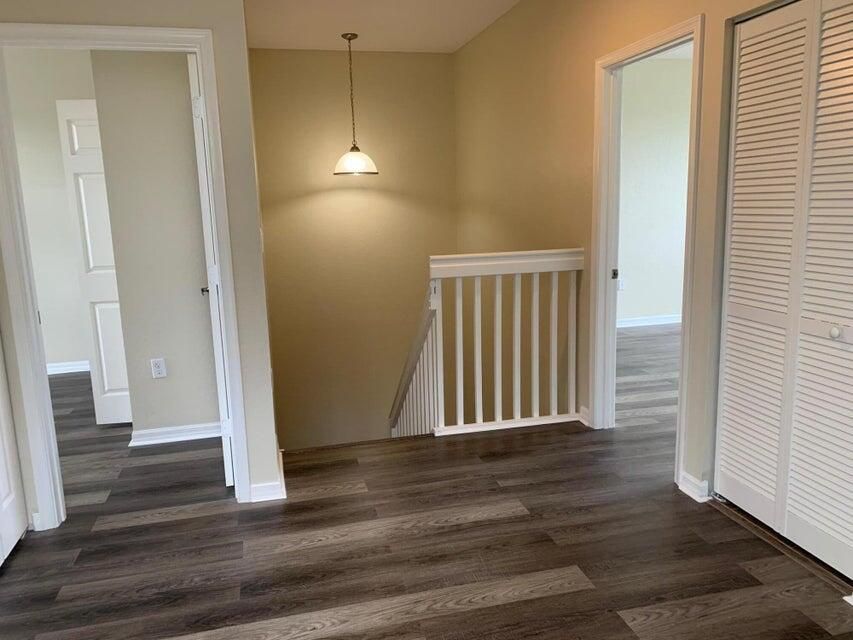 Active With Contract: $2,500 (3 beds, 3 baths, 1548 Square Feet)