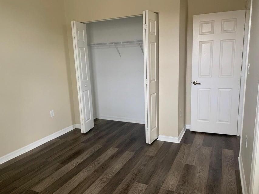 Active With Contract: $2,500 (3 beds, 3 baths, 1548 Square Feet)