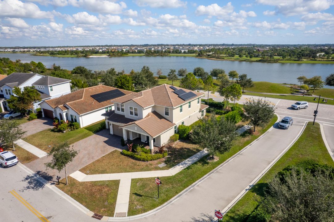 For Sale: $1,200,000 (4 beds, 4 baths, 3600 Square Feet)