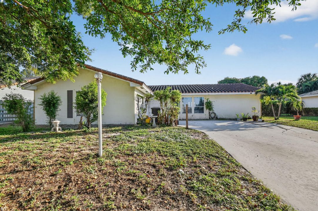 Activo con contrato: $450,000 (3 camas, 2 baños, 1713 Pies cuadrados)