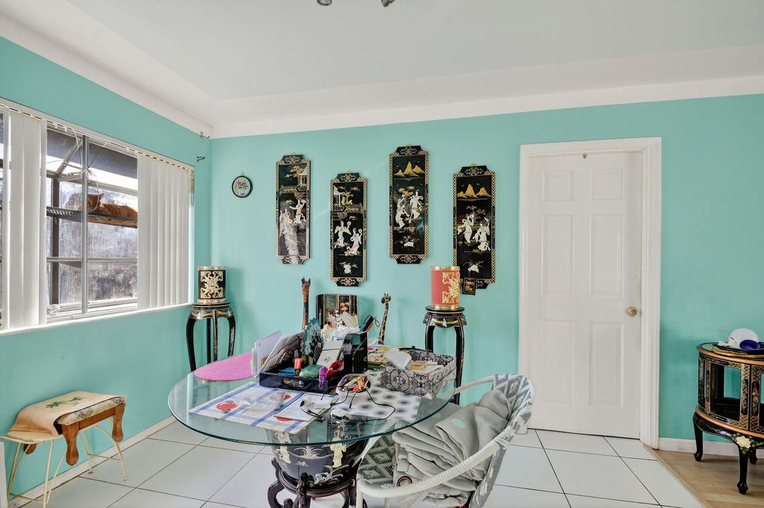 Activo con contrato: $450,000 (3 camas, 2 baños, 1713 Pies cuadrados)