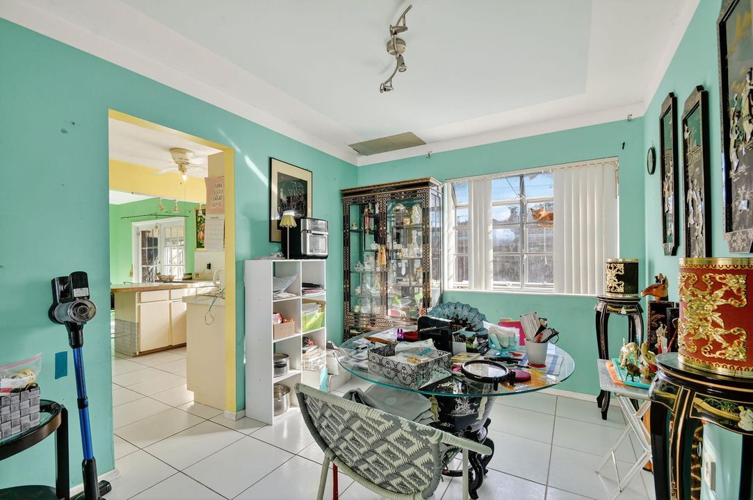 Activo con contrato: $450,000 (3 camas, 2 baños, 1713 Pies cuadrados)