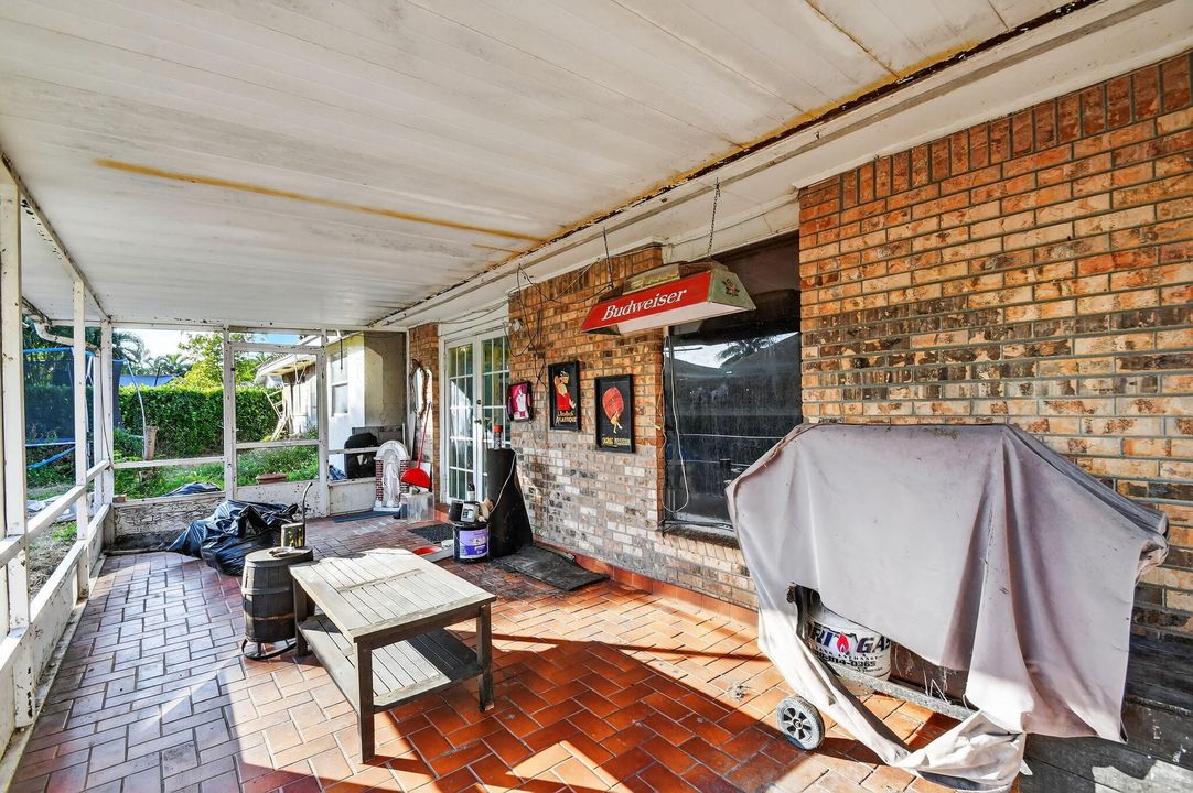 Activo con contrato: $450,000 (3 camas, 2 baños, 1713 Pies cuadrados)