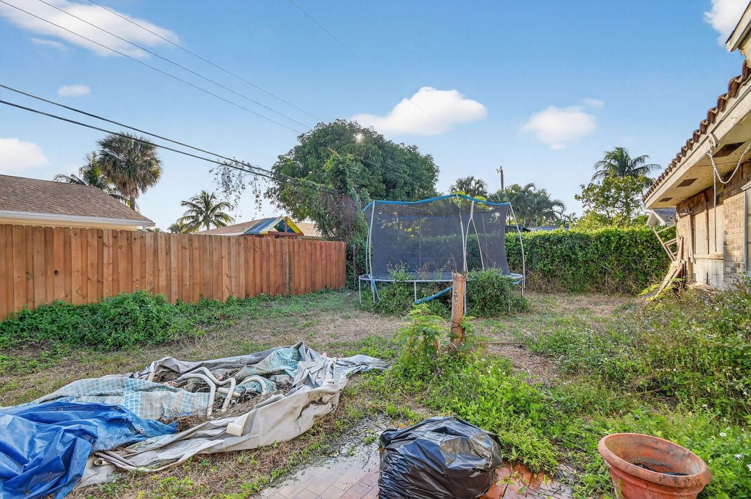 Activo con contrato: $450,000 (3 camas, 2 baños, 1713 Pies cuadrados)