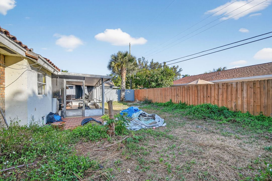 Activo con contrato: $450,000 (3 camas, 2 baños, 1713 Pies cuadrados)