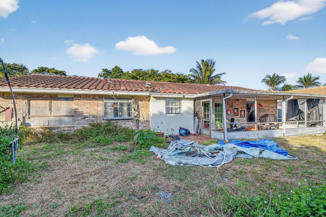 Activo con contrato: $450,000 (3 camas, 2 baños, 1713 Pies cuadrados)