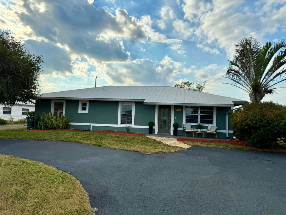 На продажу: $399,000 (4 спален, 2 ванн, 1799 Квадратных фут)