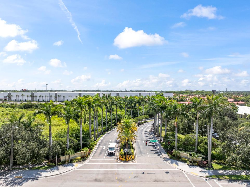 Active With Contract: $2,500 (3 beds, 3 baths, 1548 Square Feet)