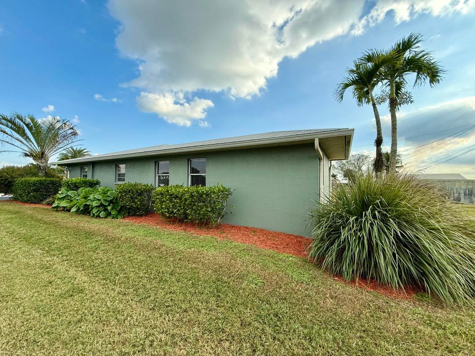 На продажу: $399,000 (4 спален, 2 ванн, 1799 Квадратных фут)