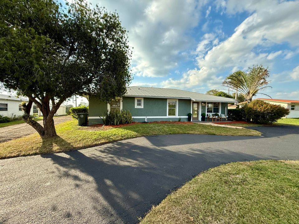 На продажу: $399,000 (4 спален, 2 ванн, 1799 Квадратных фут)