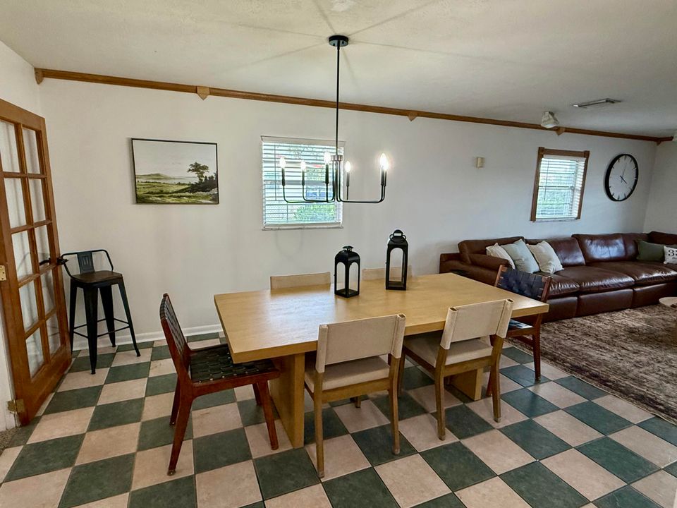 На продажу: $399,000 (4 спален, 2 ванн, 1799 Квадратных фут)