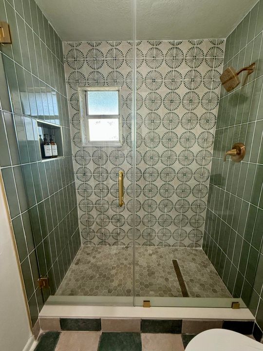 На продажу: $399,000 (4 спален, 2 ванн, 1799 Квадратных фут)