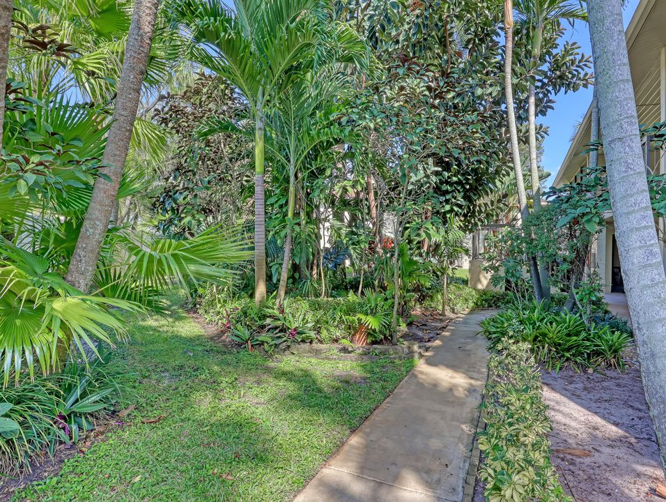 For Rent: $3,200 (2 beds, 2 baths, 1025 Square Feet)