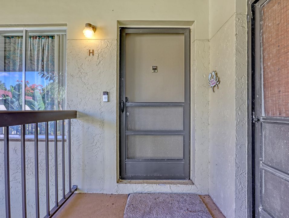 For Rent: $3,200 (2 beds, 2 baths, 1025 Square Feet)