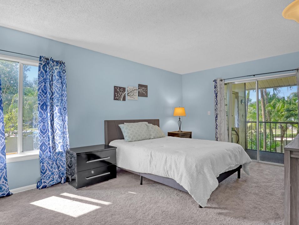 For Rent: $3,200 (2 beds, 2 baths, 1025 Square Feet)