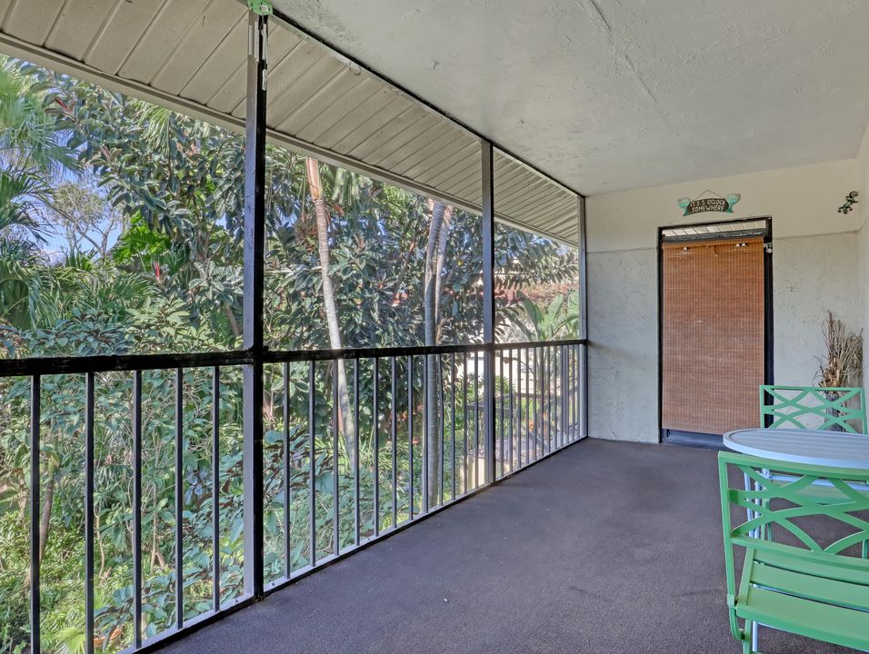 For Rent: $3,200 (2 beds, 2 baths, 1025 Square Feet)