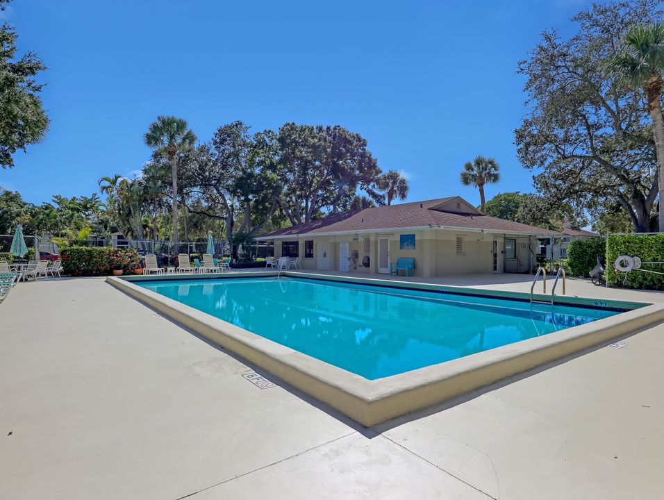 For Rent: $3,200 (2 beds, 2 baths, 1025 Square Feet)