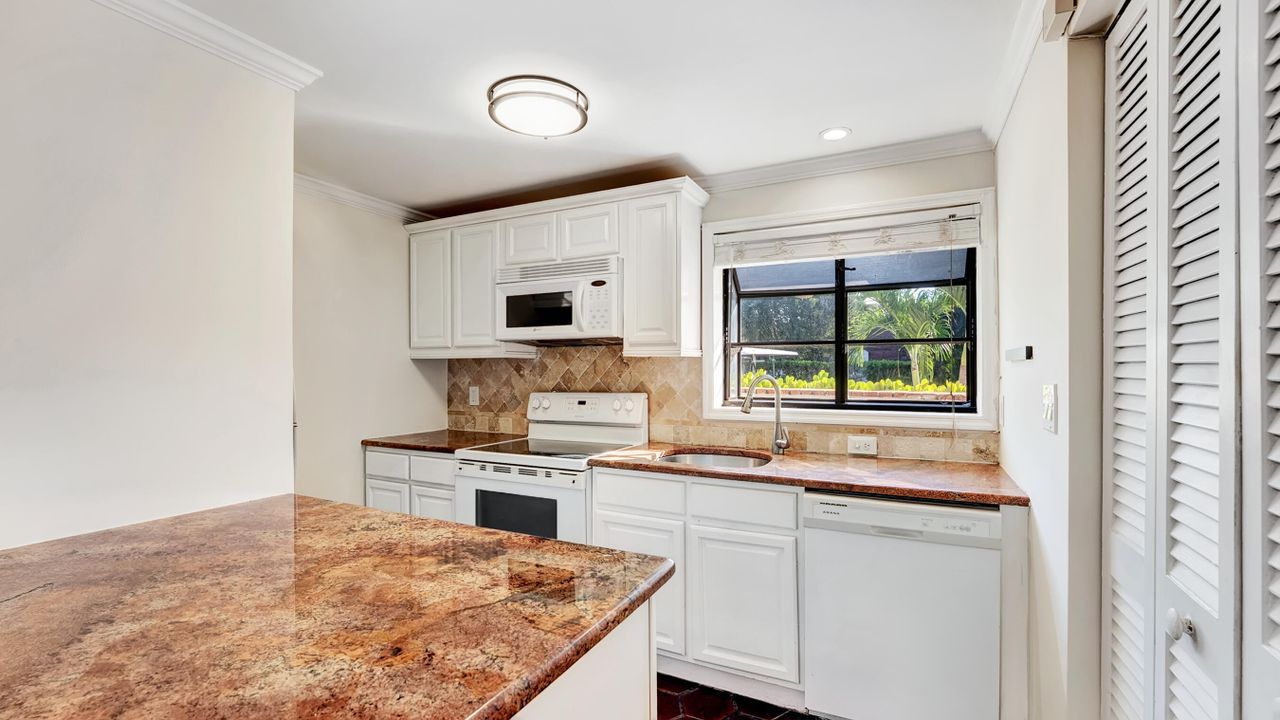 待售: $1,485,000 (0 贝兹, 0 浴室, 3058 平方英尺)