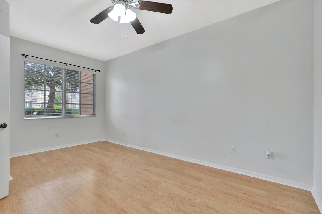 На продажу: $239,000 (2 спален, 2 ванн, 1209 Квадратных фут)