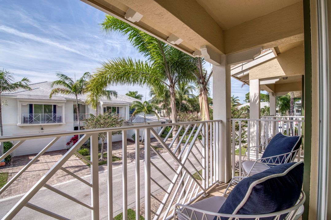 For Sale: $799,000 (3 beds, 2 baths, 2138 Square Feet)